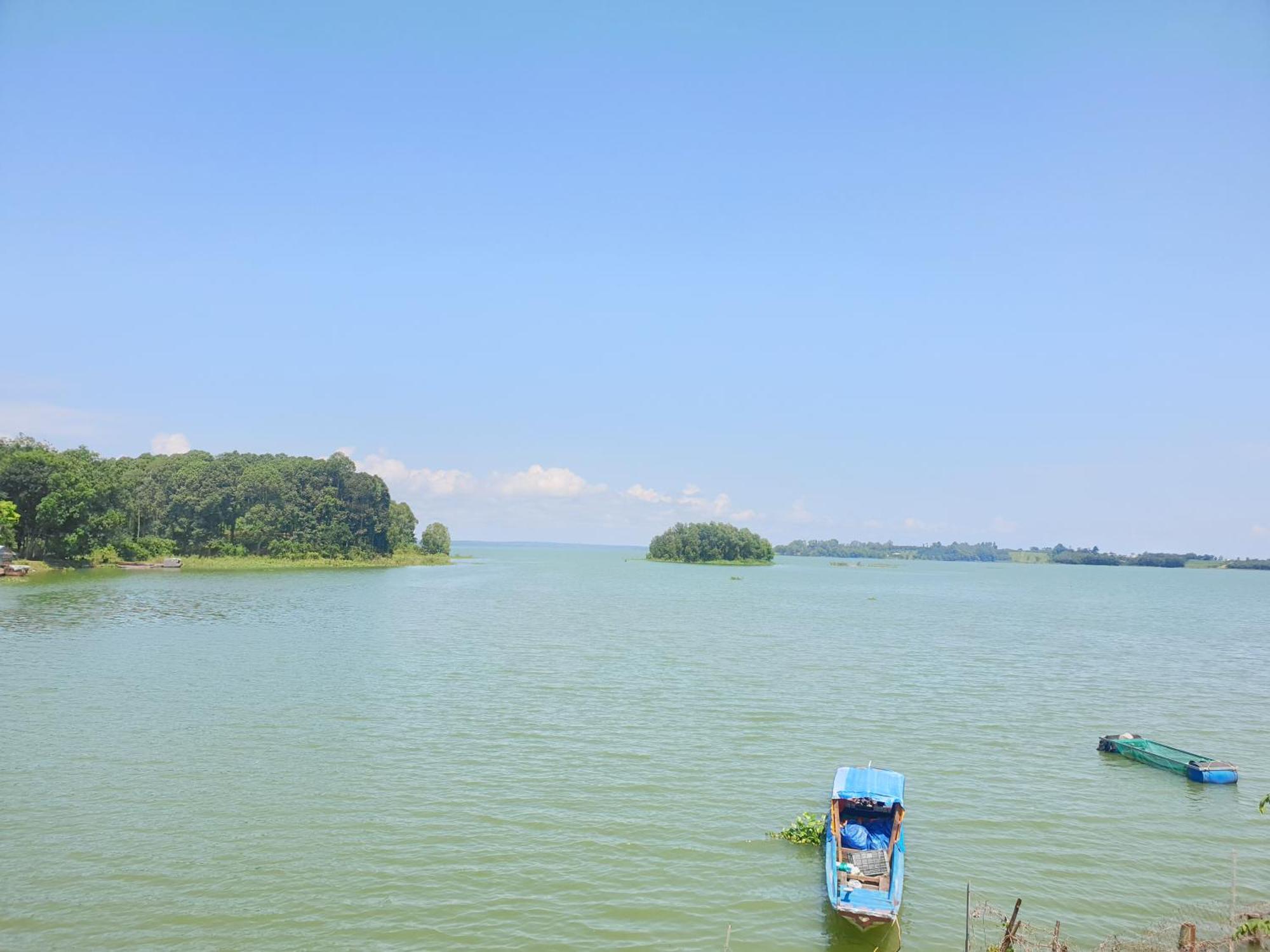 Ben Ho Homestay Xa Gia Tan Bagian luar foto