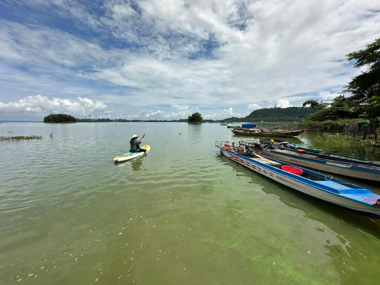 Ben Ho Homestay Xa Gia Tan Bagian luar foto
